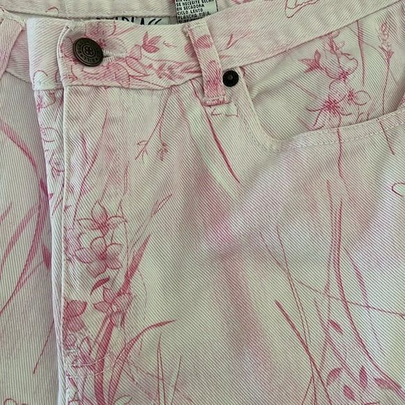 Vintage pink denim floral butterfly cotton crop pants - Picture 7 of 7